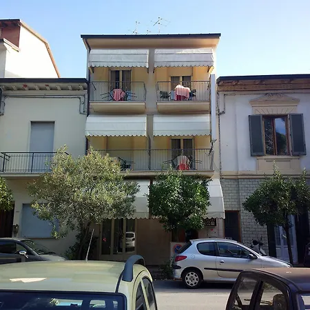 Szálloda Delhy Viareggio